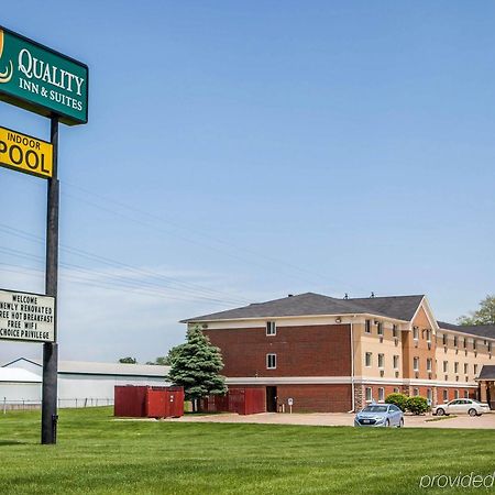 Quality Inn & Suites Davenport Near I-80 Exterior photo