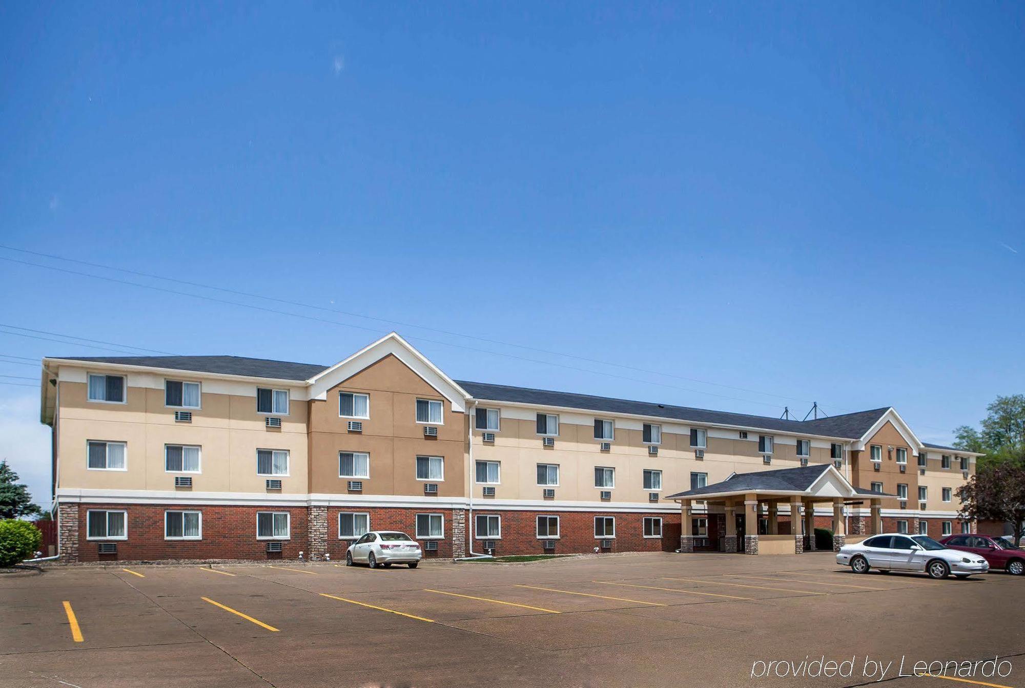 Quality Inn & Suites Davenport Near I-80 Exterior photo